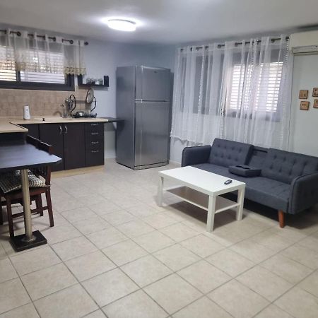 B&B Amit 18 Minutes From The Airport - אירוח כפרי עמית 18 דקות משדה תעופה Petach Tikva Екстер'єр фото